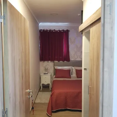 O Cantinho Com Terraco E Vistas Em Vendégház 4*
