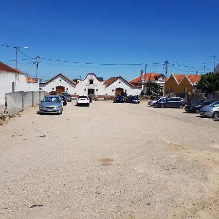 Gasthof O Cantinho Com Terraco E Vistas Em Quinta do Anjo